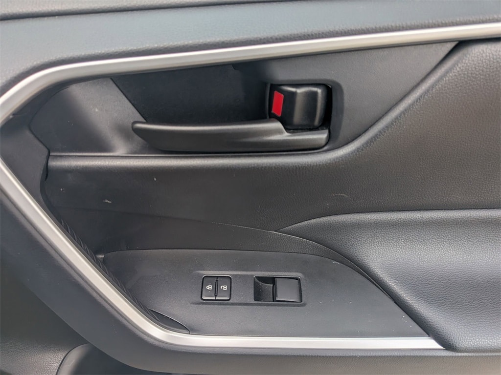 Thumbnail: 2025 Toyota RAV4 - 32