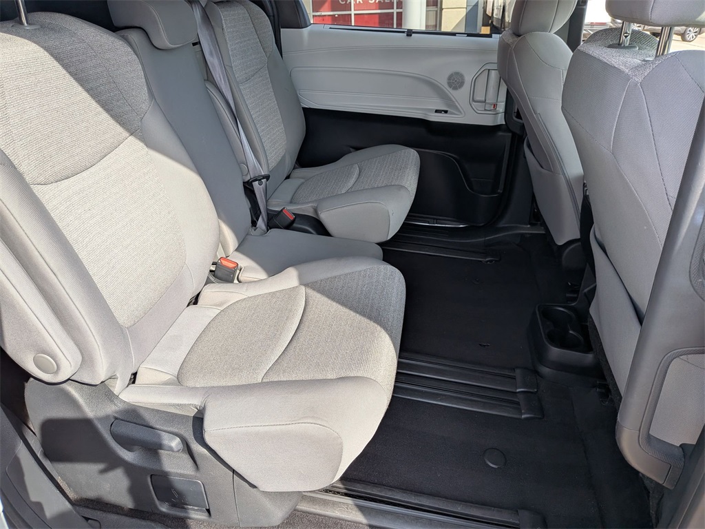Thumbnail: 2025 Toyota Sienna - 26