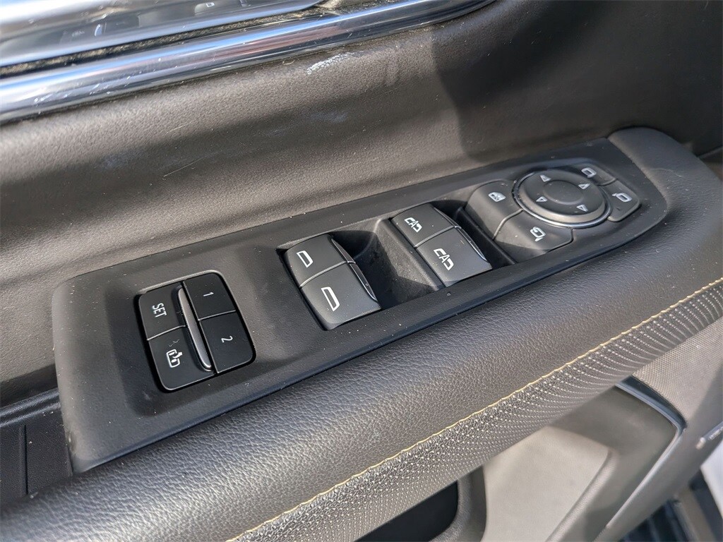 Thumbnail: 2023 Chevrolet Suburban - 10