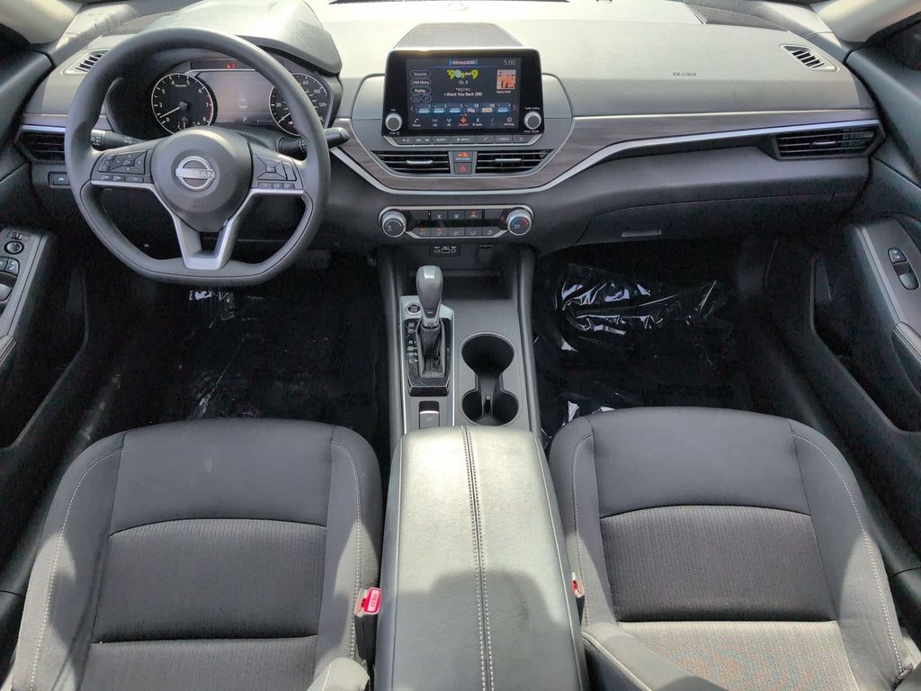 Thumbnail: 2025 Nissan Altima - 25