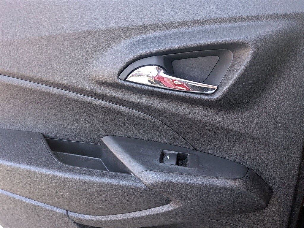 Thumbnail: 2025 Chevrolet Trax - 24