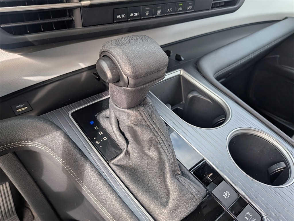 Thumbnail: 2025 Toyota Sienna - 19