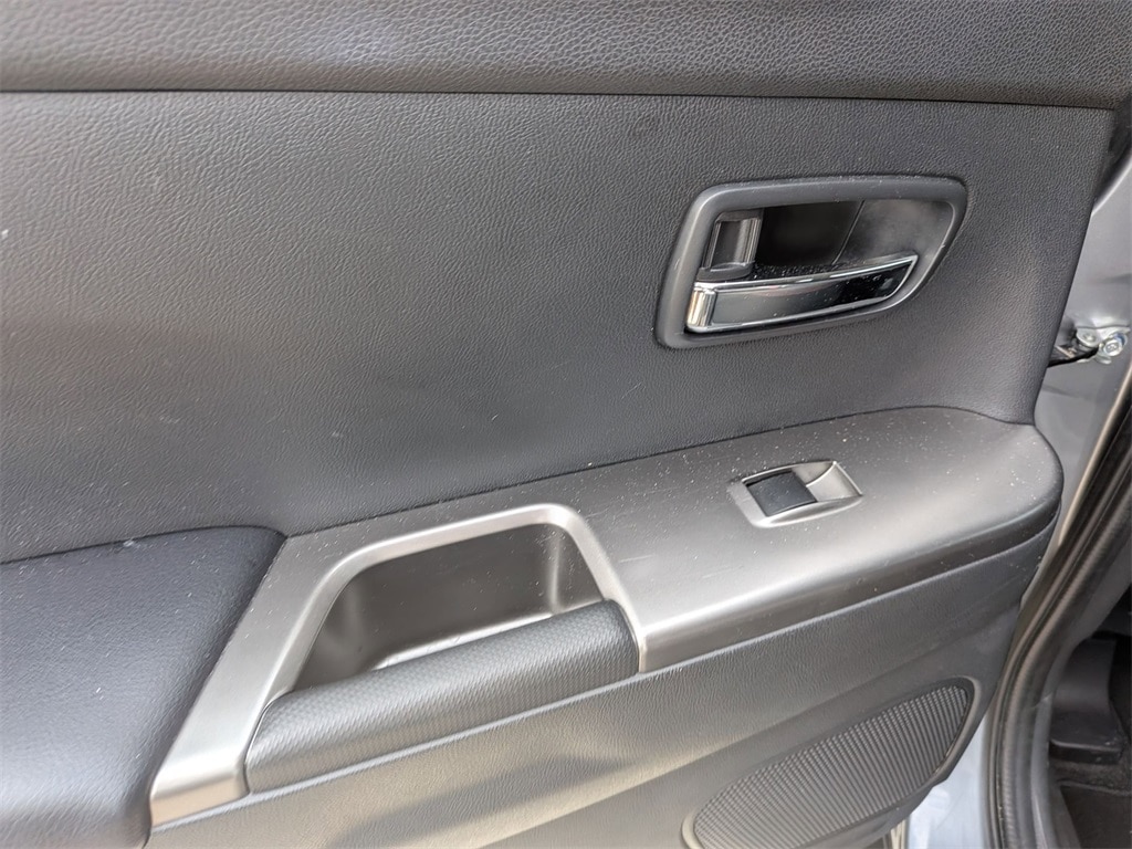 Thumbnail: 2024 Mitsubishi Outlander Sport - 28