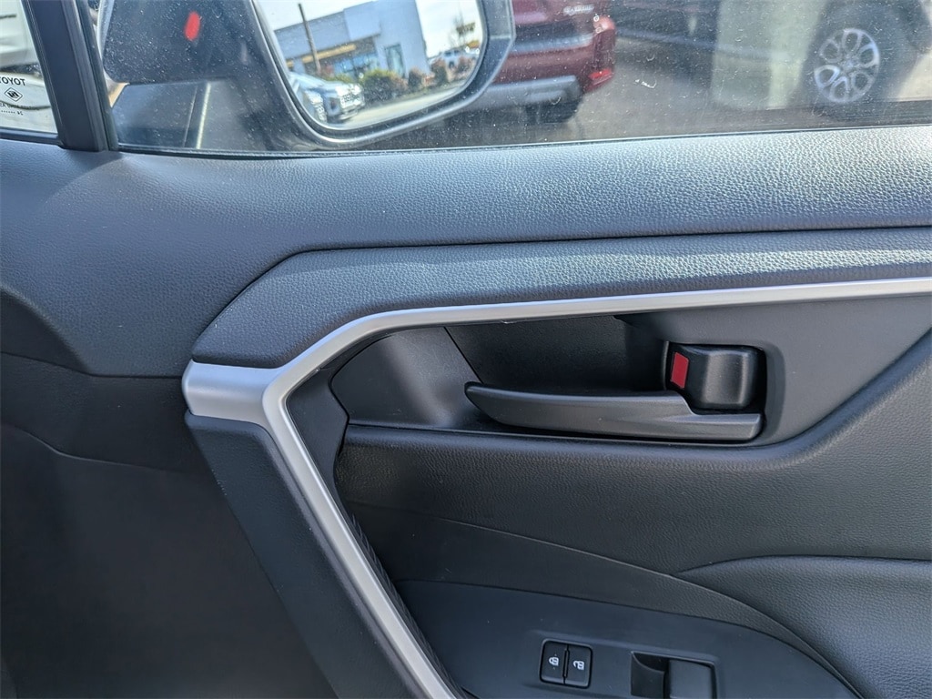 Thumbnail: 2025 Toyota RAV4 - 29