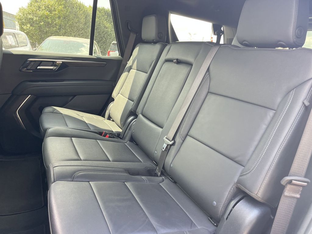 Thumbnail: 2025 Chevrolet Tahoe - 25