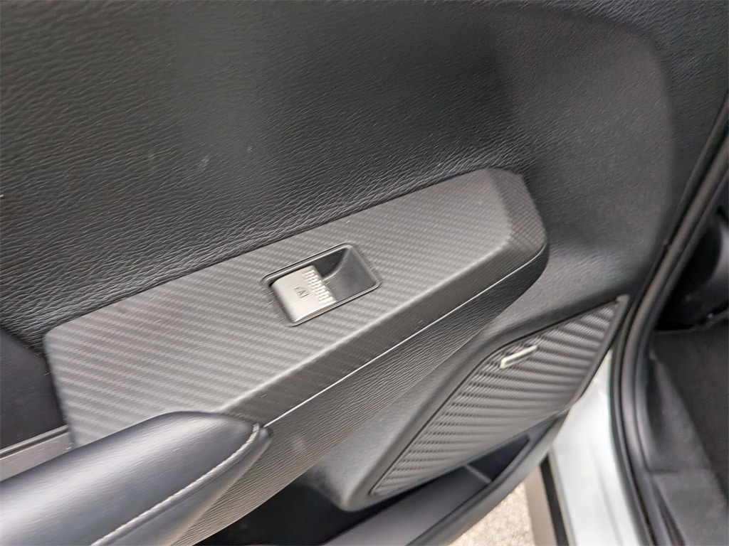 Thumbnail: 2025 Mitsubishi Outlander - 25