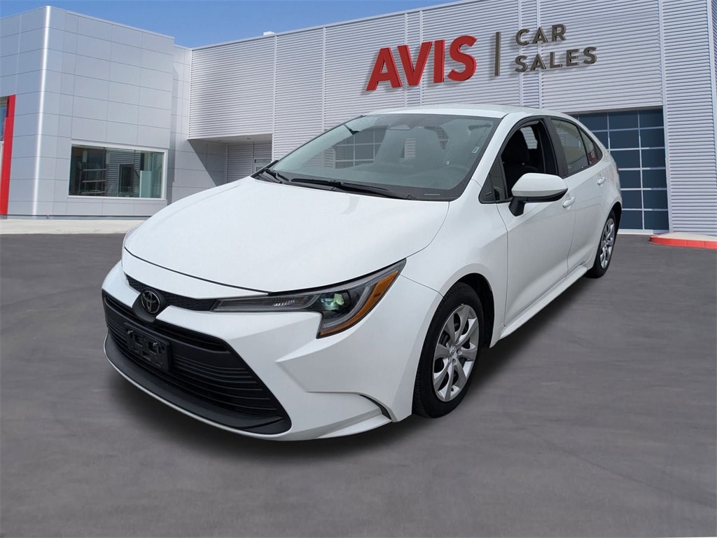 2024 Toyota Corolla LE's photo