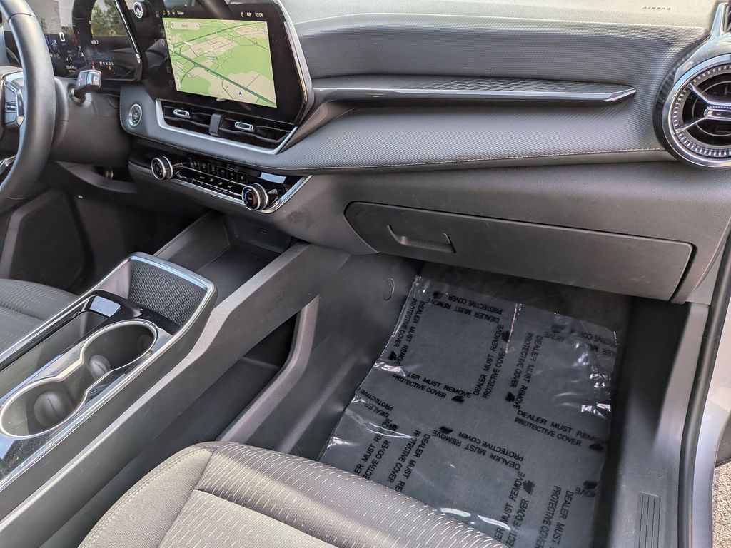 Thumbnail: 2025 Chevrolet Equinox - 32