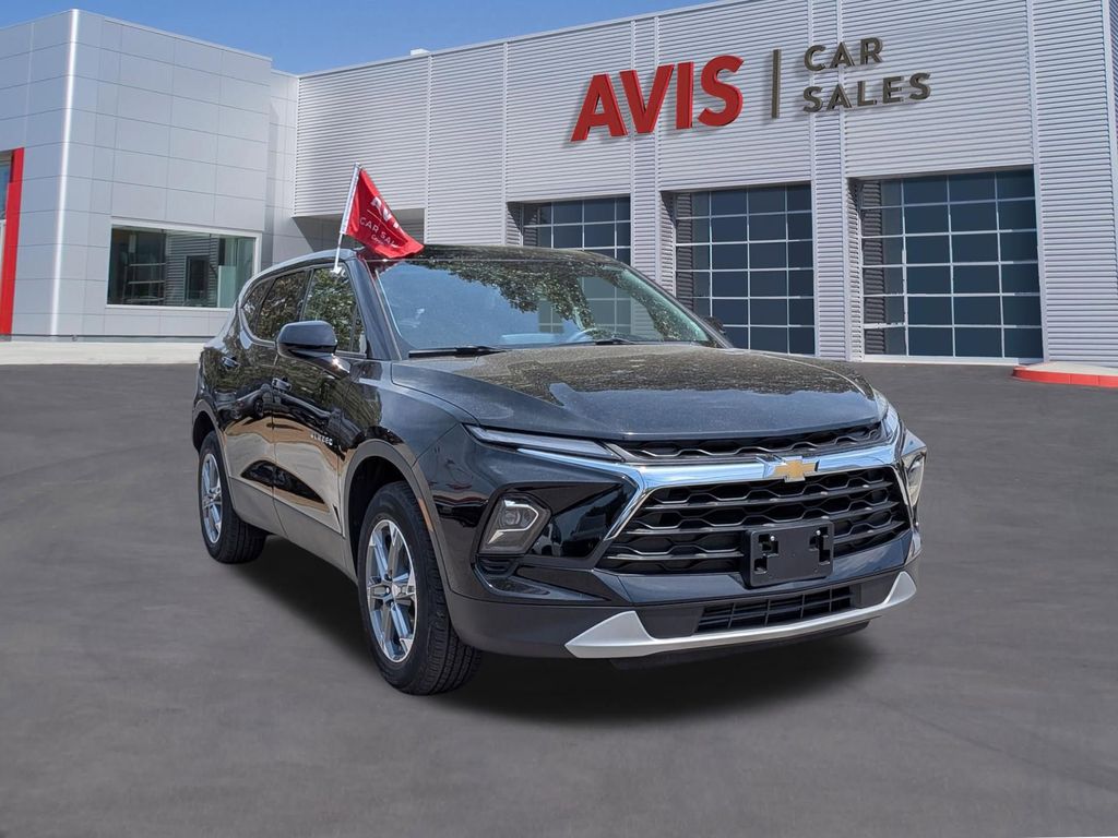 Thumbnail: 2025 Chevrolet Blazer - 3