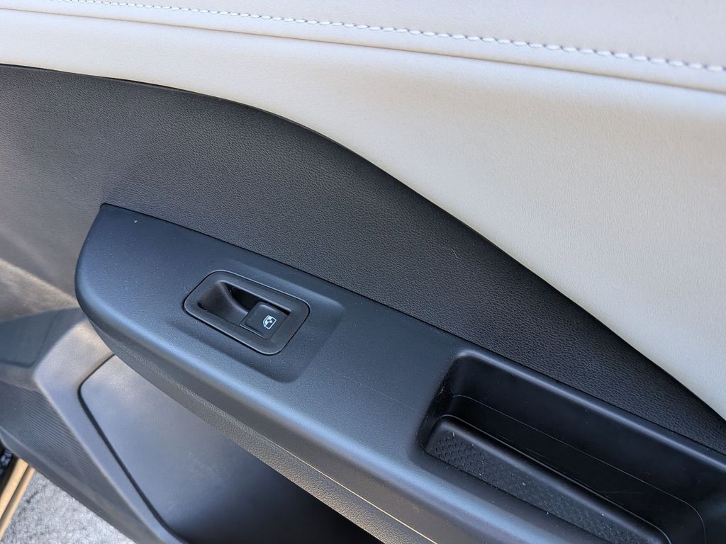 Thumbnail: 2025 Volkswagen Taos - 32