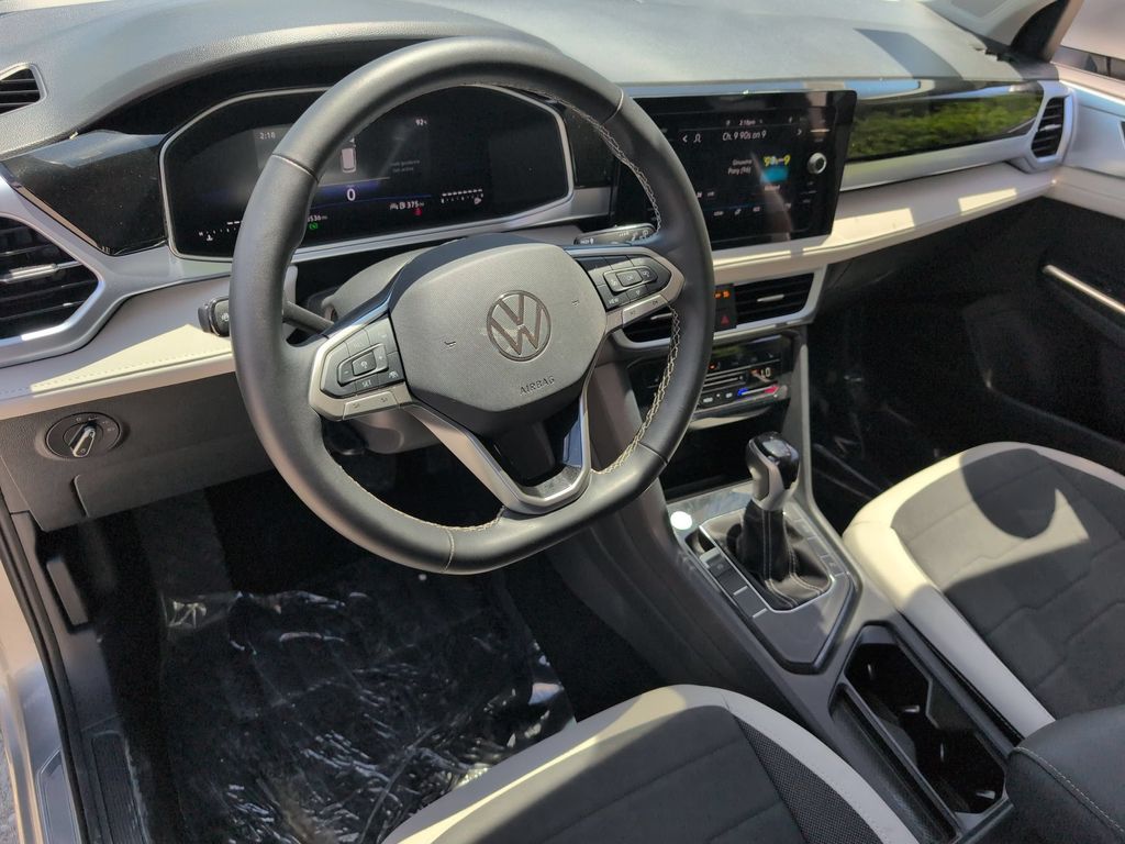 Thumbnail: 2025 Volkswagen Taos - 15