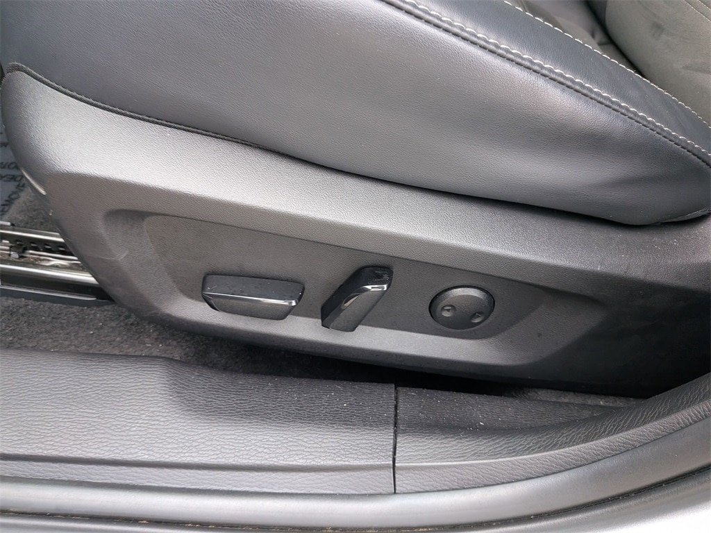 Thumbnail: 2025 Mitsubishi Outlander - 14