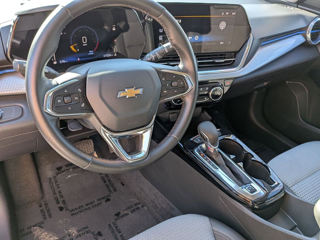 Thumbnail: 2025 Chevrolet Trax - 14