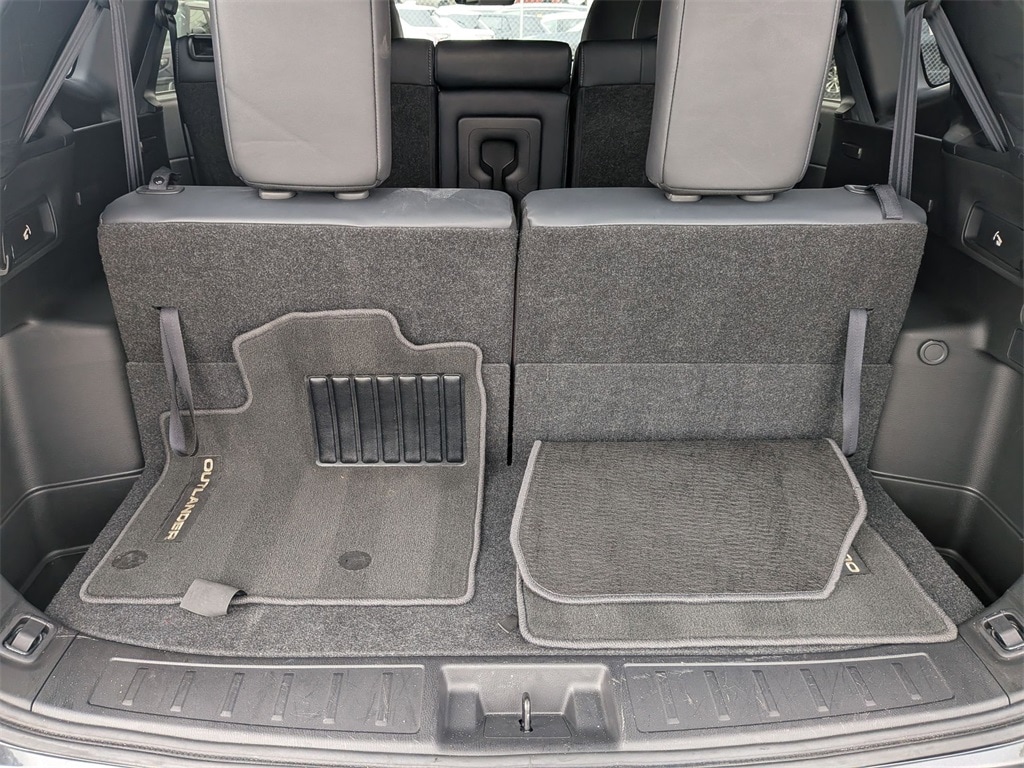 Thumbnail: 2025 Mitsubishi Outlander - 26