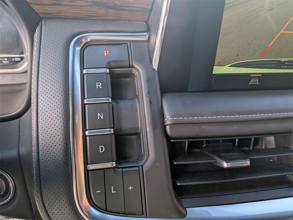 Thumbnail: 2023 Chevrolet Suburban - 17