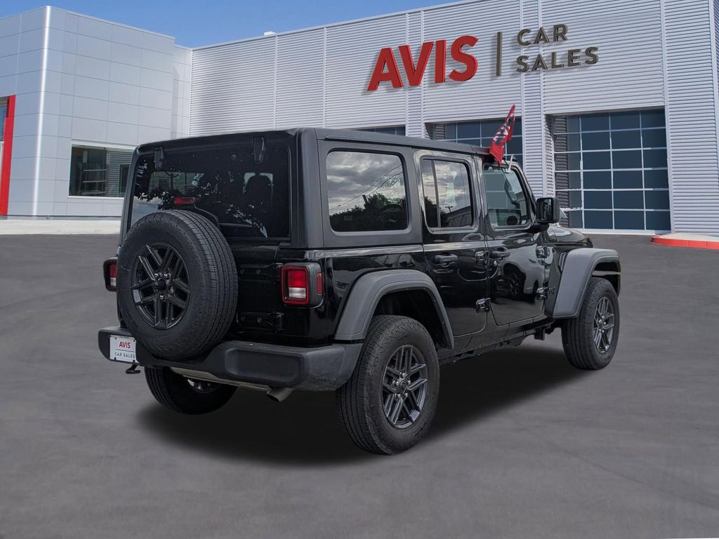 Thumbnail: 2025 Jeep Wrangler - 6