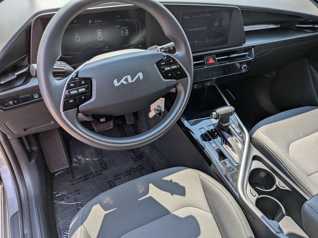 Thumbnail: 2025 Kia Niro - 14