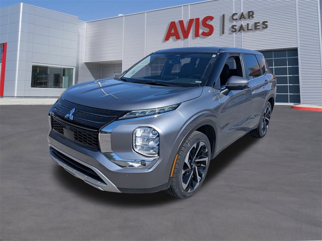 Thumbnail: 2024 Mitsubishi Outlander - 1