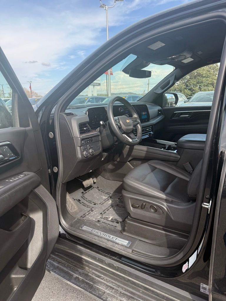 Thumbnail: 2025 Chevrolet Tahoe - 8