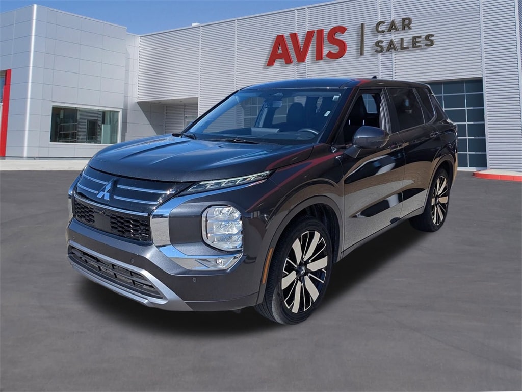 Thumbnail: 2025 Mitsubishi Outlander - 1