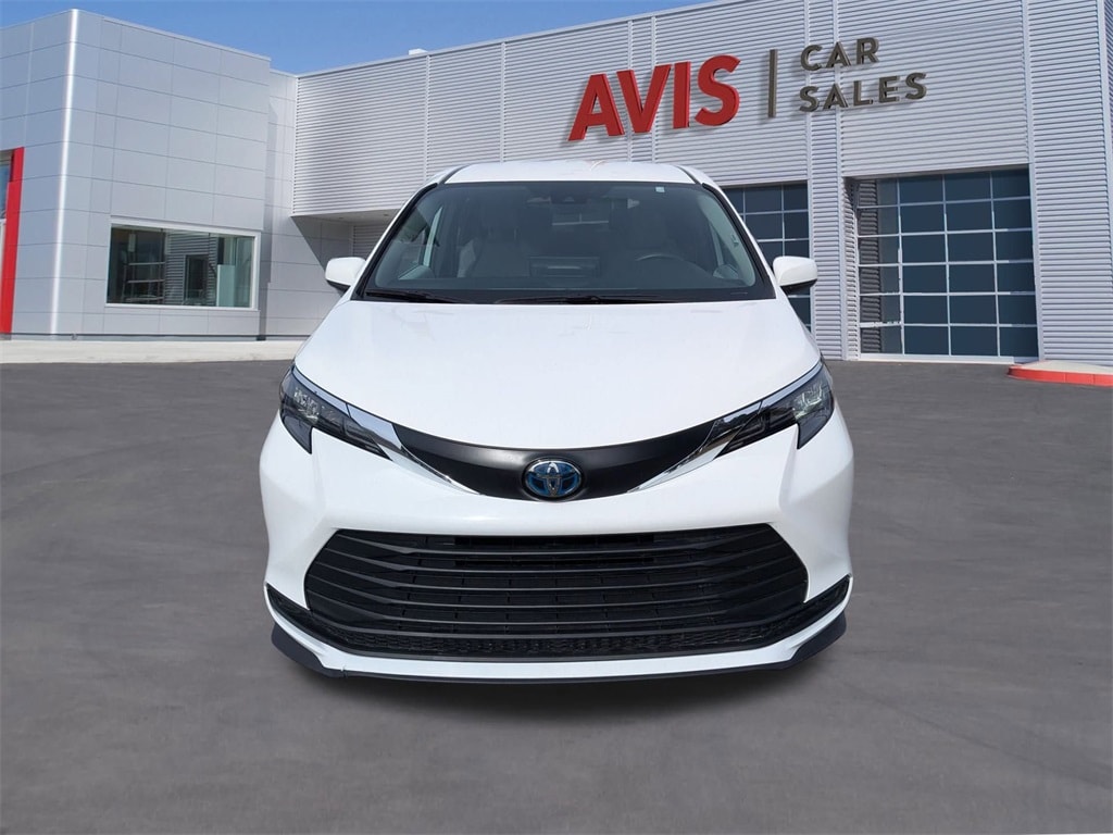 Thumbnail: 2025 Toyota Sienna - 2