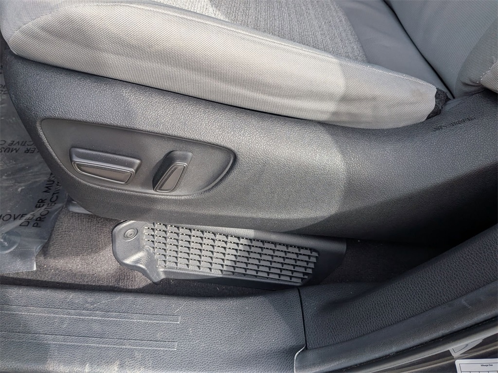 Thumbnail: 2025 Toyota Sienna - 14