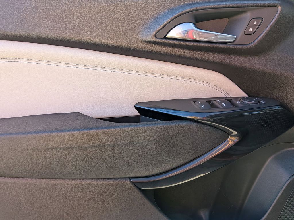 Thumbnail: 2025 Chevrolet Trax - 13