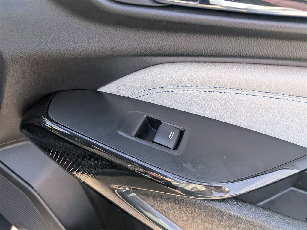 Thumbnail: 2025 Chevrolet Trax - 32