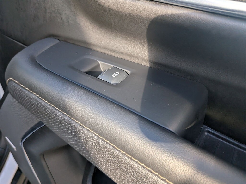 Thumbnail: 2023 Chevrolet Suburban - 31