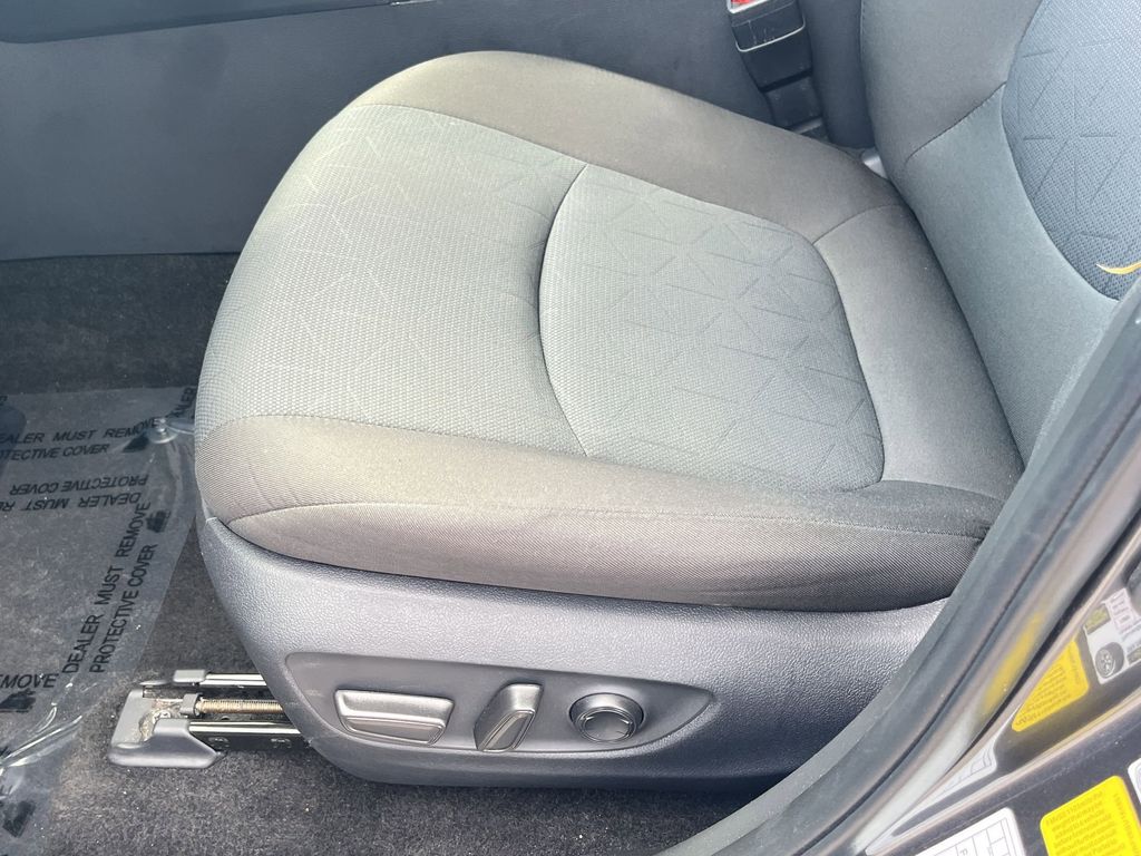 Thumbnail: 2025 Toyota RAV4 - 14