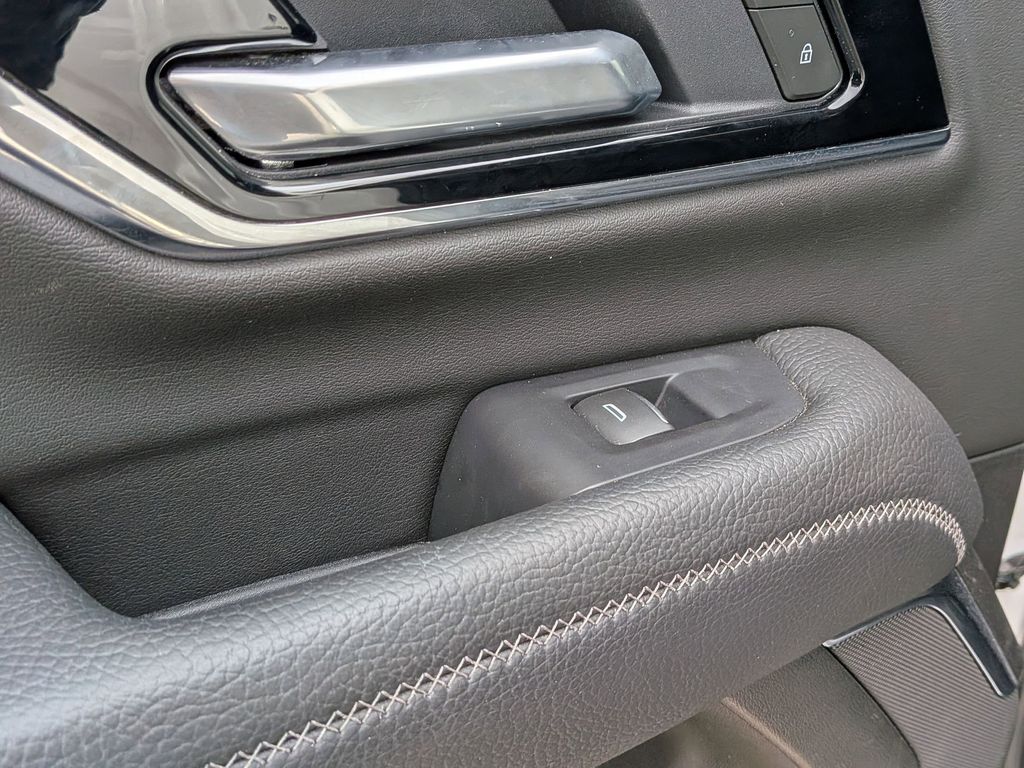 Thumbnail: 2025 GMC Yukon - 25