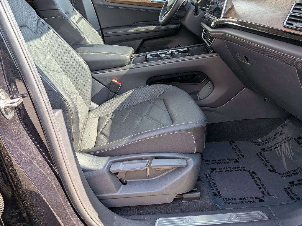 Thumbnail: 2025 Volkswagen Atlas - 28