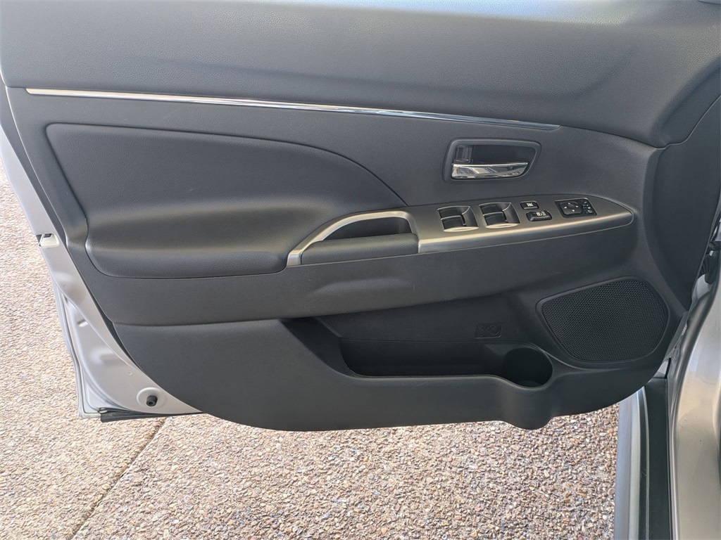 Thumbnail: 2024 Mitsubishi Outlander Sport - 11