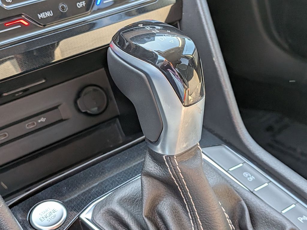 Thumbnail: 2025 Volkswagen Taos - 17