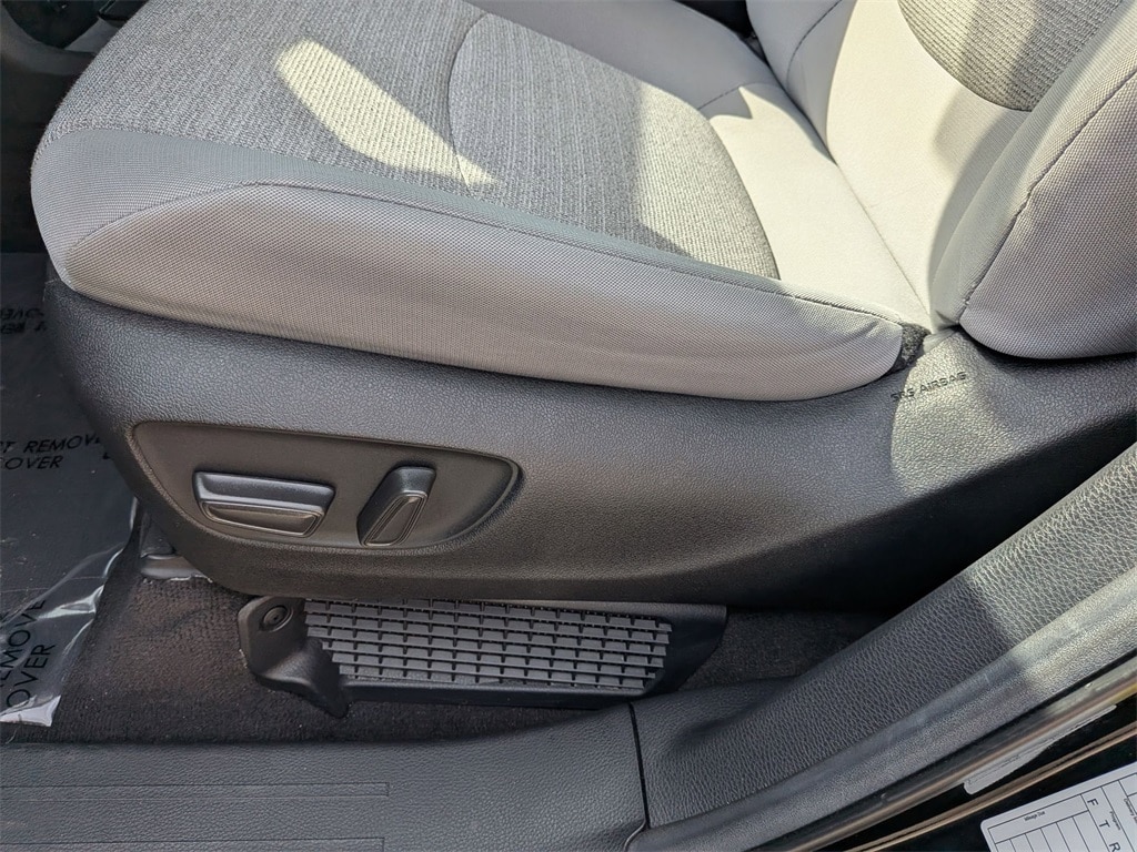 Thumbnail: 2025 Toyota Sienna - 14