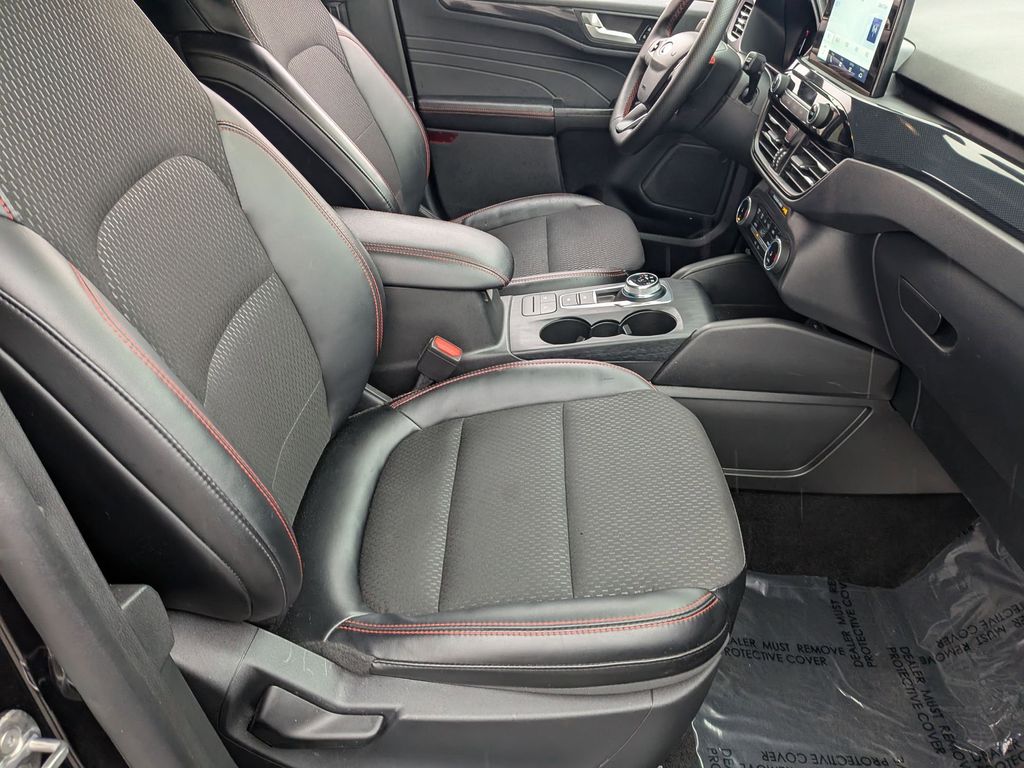 Thumbnail: 2025 Ford Escape - 28