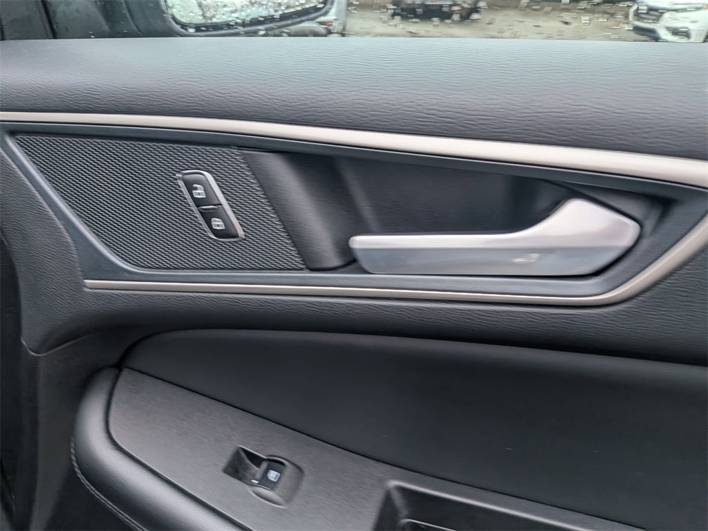 Thumbnail: 2024 Ford Edge - 28