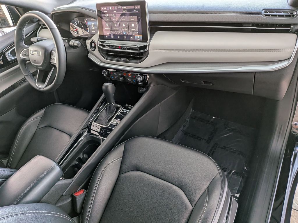 Thumbnail: 2025 Jeep Compass - 31