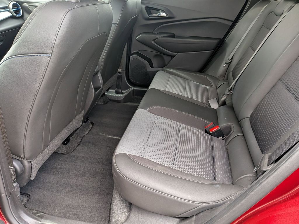 Thumbnail: 2025 Chevrolet Trax - 27