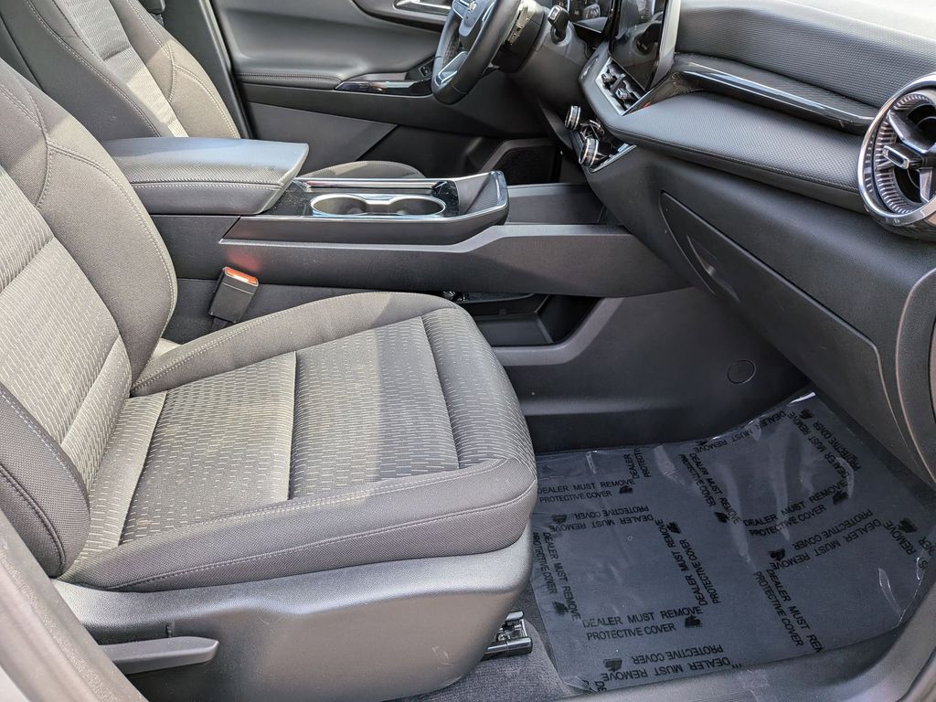 Thumbnail: 2025 Chevrolet Equinox - 28