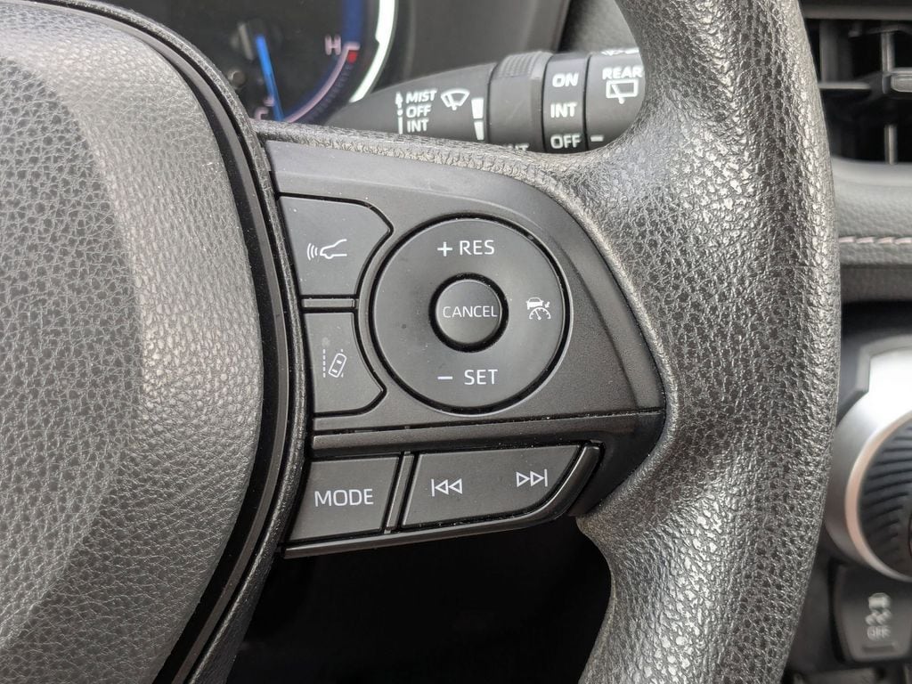 Thumbnail: 2025 Toyota RAV4 - 17