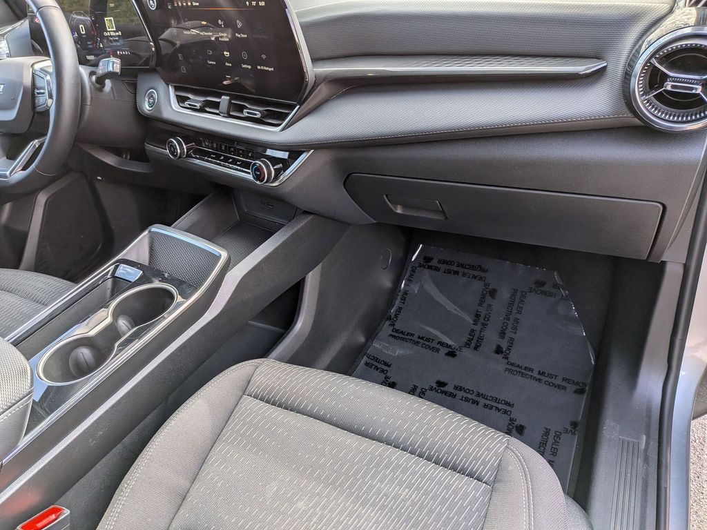 Thumbnail: 2025 Chevrolet Equinox - 29