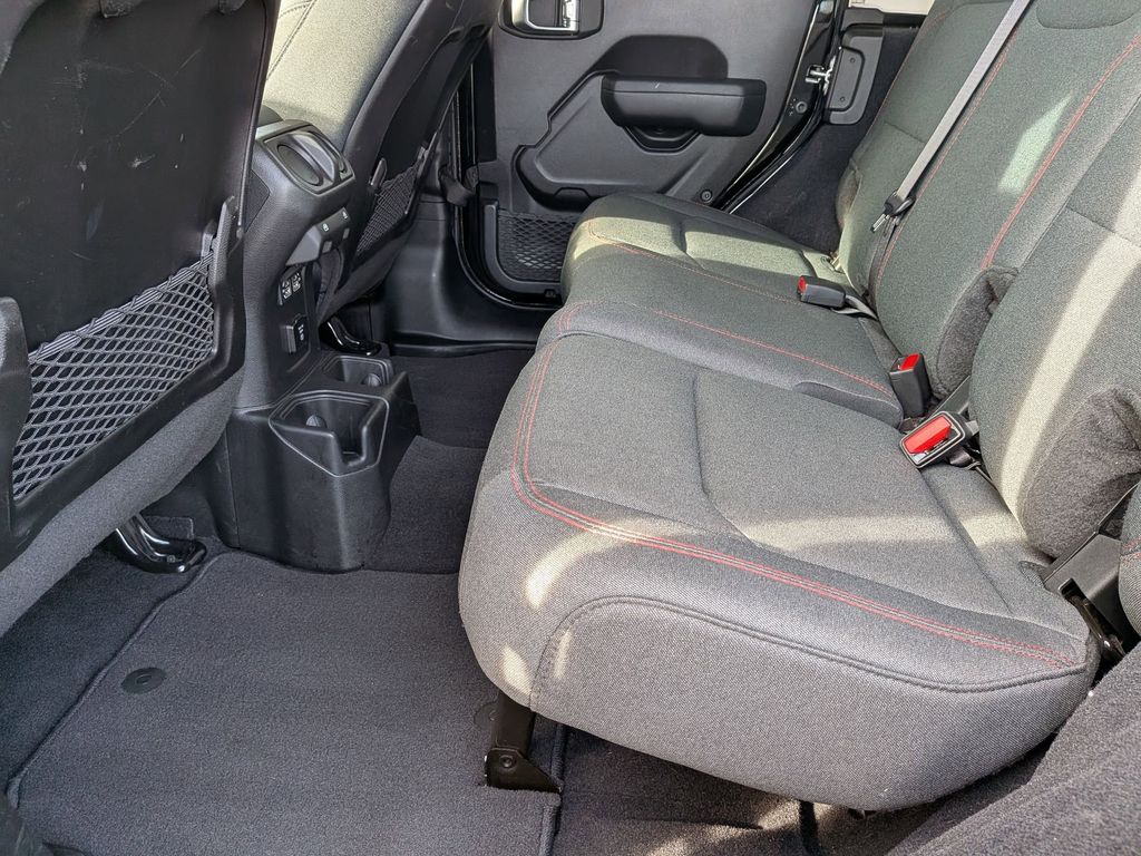 Thumbnail: 2025 Jeep Wrangler - 25