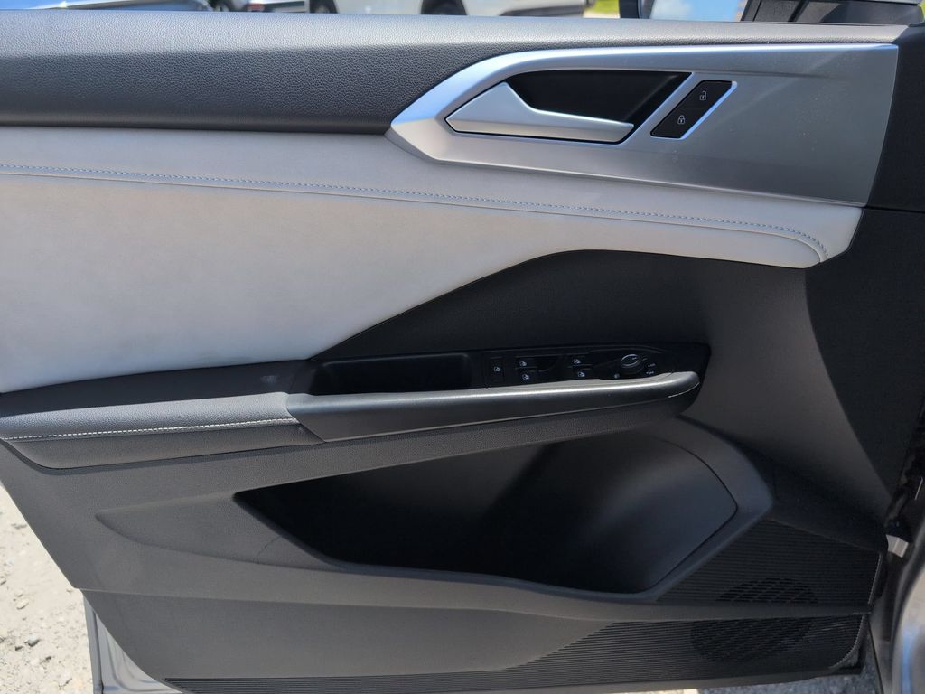 Thumbnail: 2025 Volkswagen Taos - 11