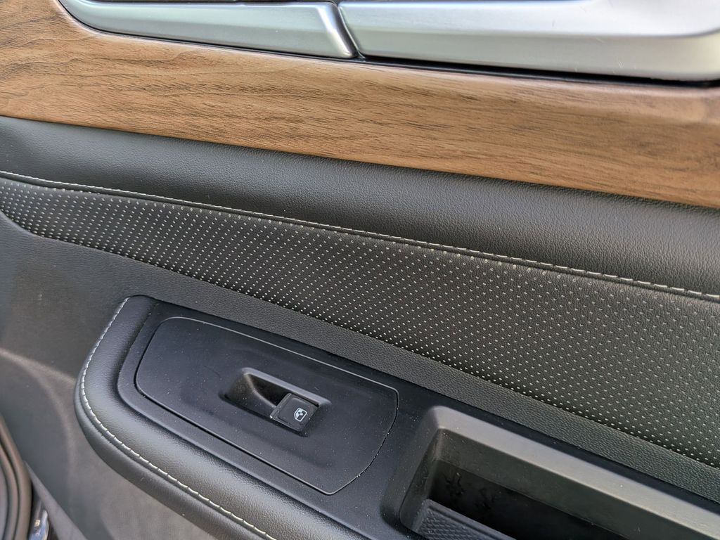 Thumbnail: 2025 Volkswagen Atlas - 31