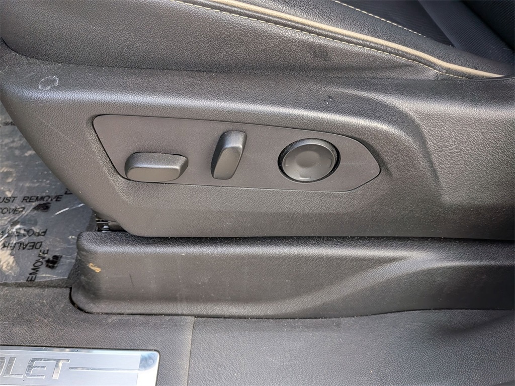 Thumbnail: 2024 Chevrolet Suburban - 14