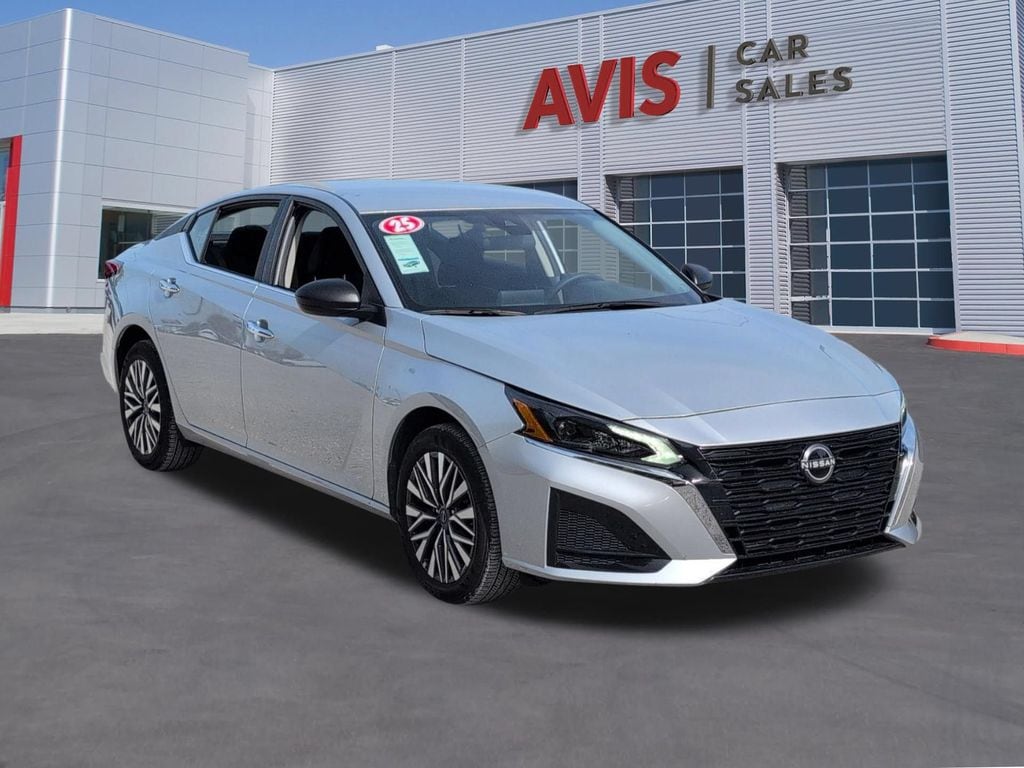 Thumbnail: 2025 Nissan Altima - 3