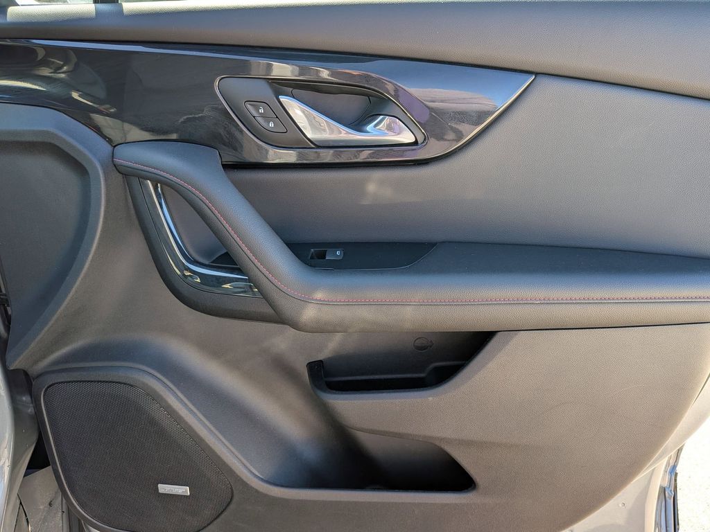 Thumbnail: 2025 Chevrolet Blazer - 33