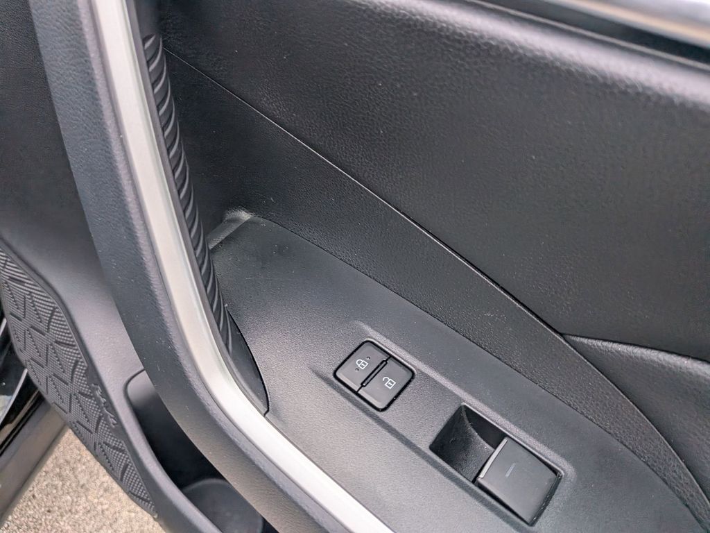 Thumbnail: 2025 Toyota RAV4 - 26