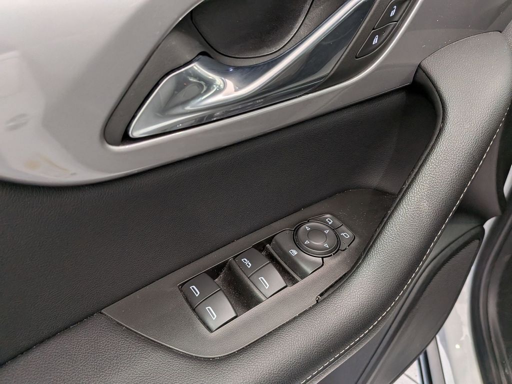 Thumbnail: 2025 Chevrolet Blazer - 10